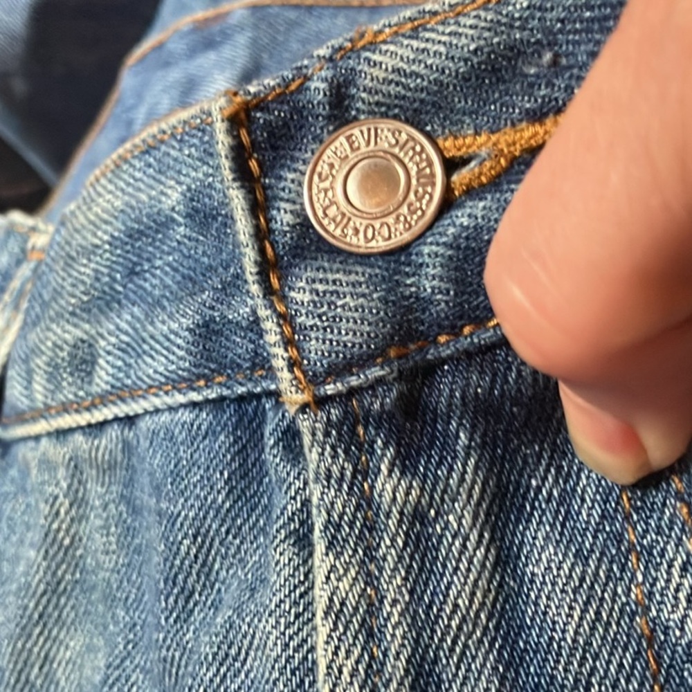 Size W42 L32 Men’s Relaxed Fit 550 Levi Jeans Worn  just a few times!!! - Picture 7 of 8